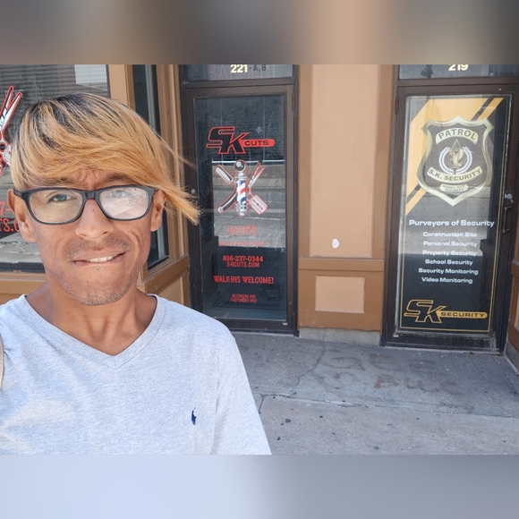 Meet your Posher, Rolando - Picture 5 of 7